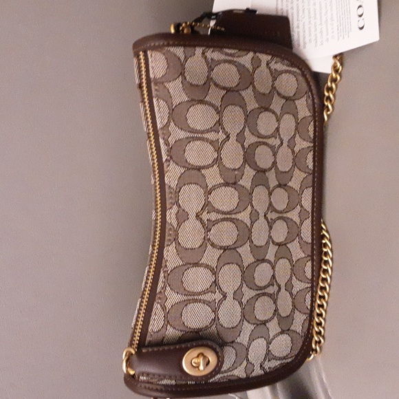 Coach Handbags - Coach Swinger